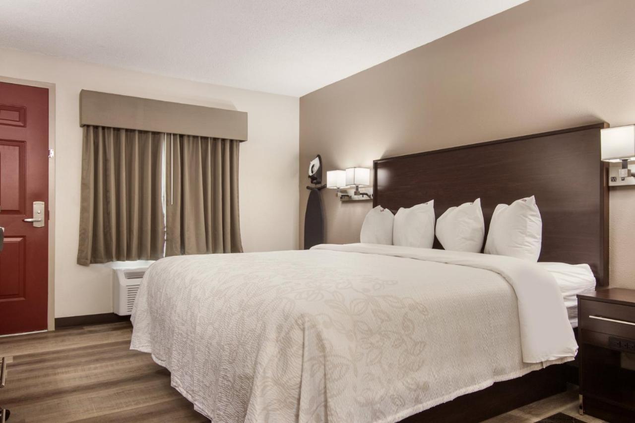 Hotel Red Roof &